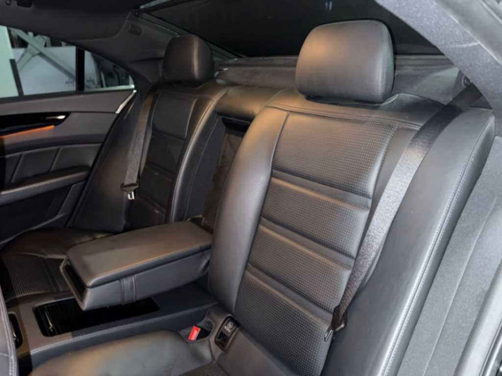 Mercedes Benz CLS Class - Vista 8