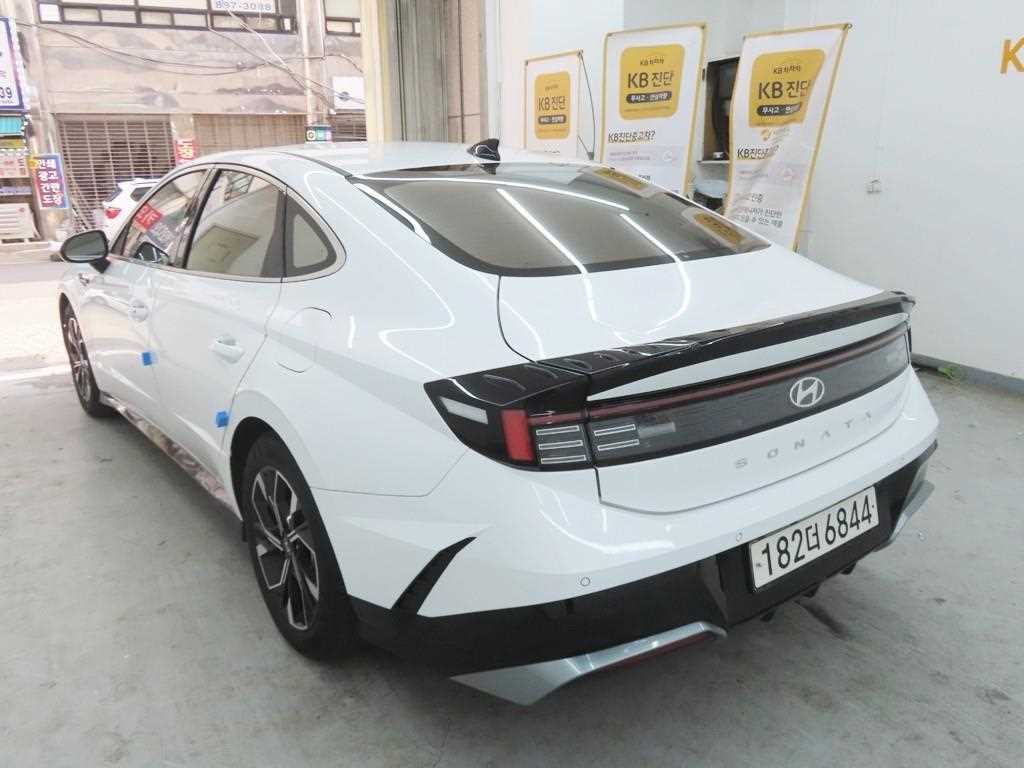 HYUNDAI Sonata - Vista 4