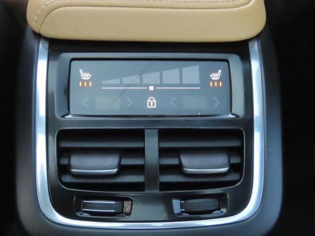 Volvo XC60 2024 Blanco - Importación desde Corea - HF Imports Iquique - Foto 13