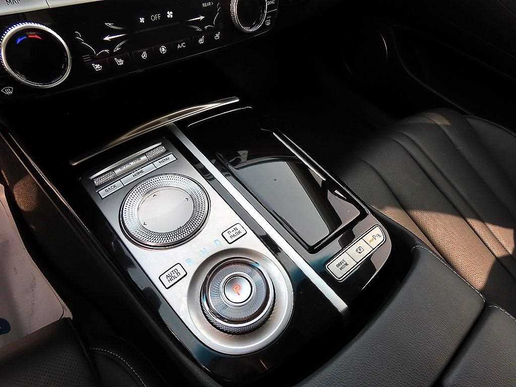 Genesis G80 - Vista 10