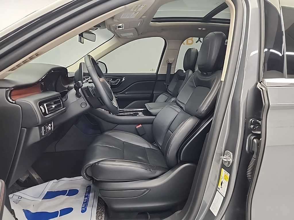 Lincoln Aviator - Vista 11