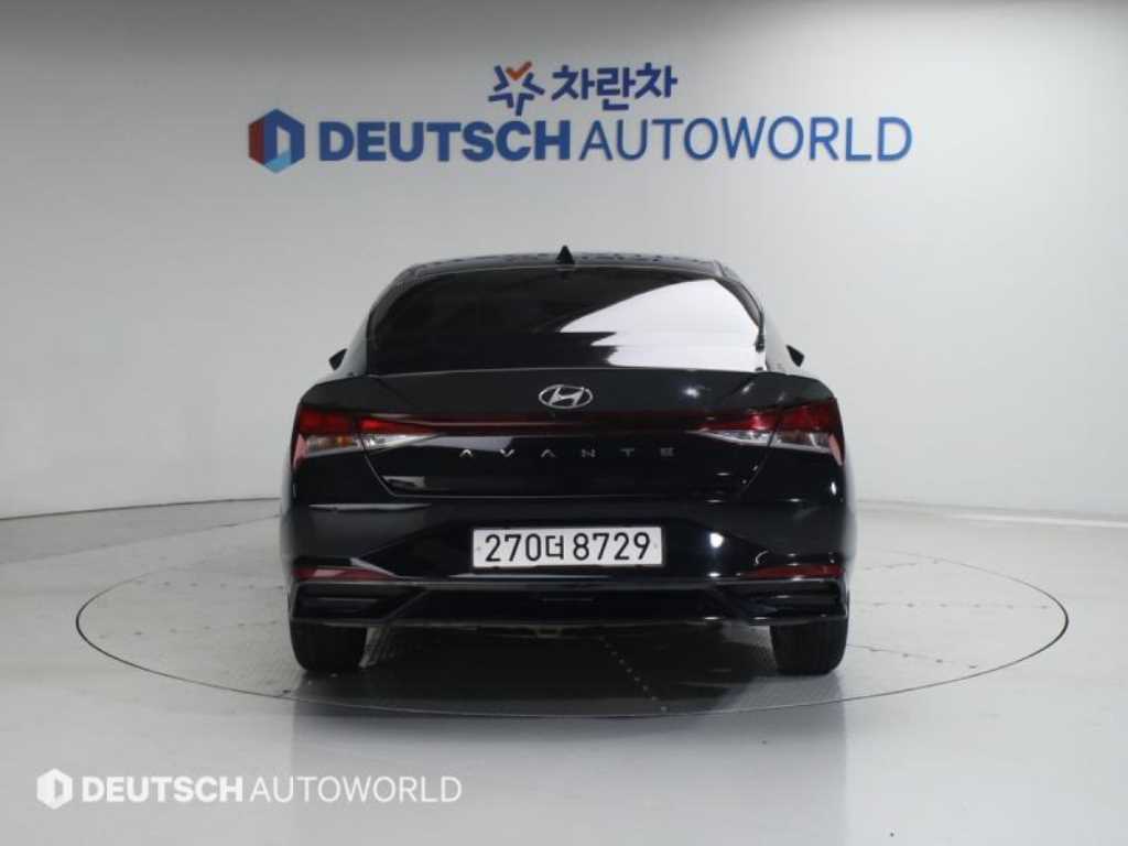 HYUNDAI Avante - Vista 5