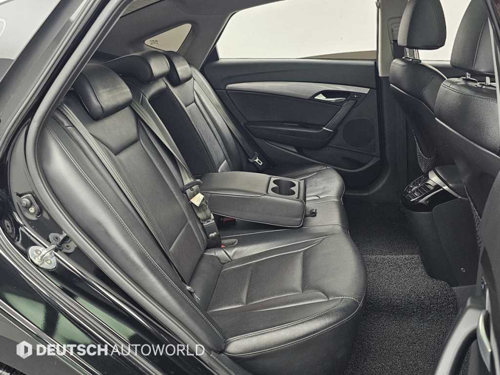 HYUNDAI i40 - Vista 12