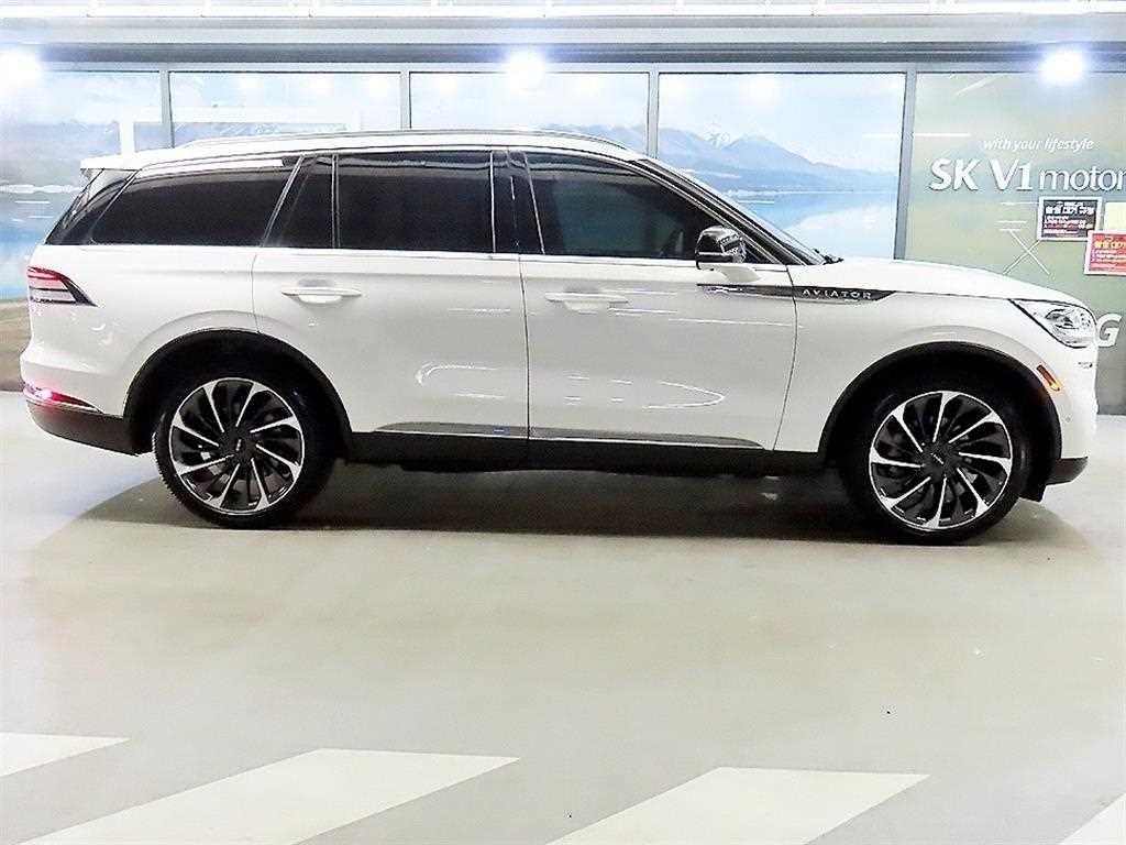 Lincoln Aviator - Vista 3