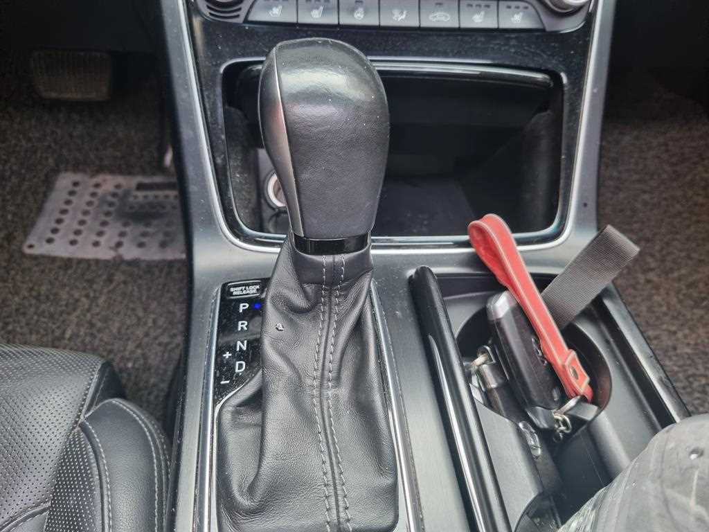 HYUNDAI Grandeur - Vista 6