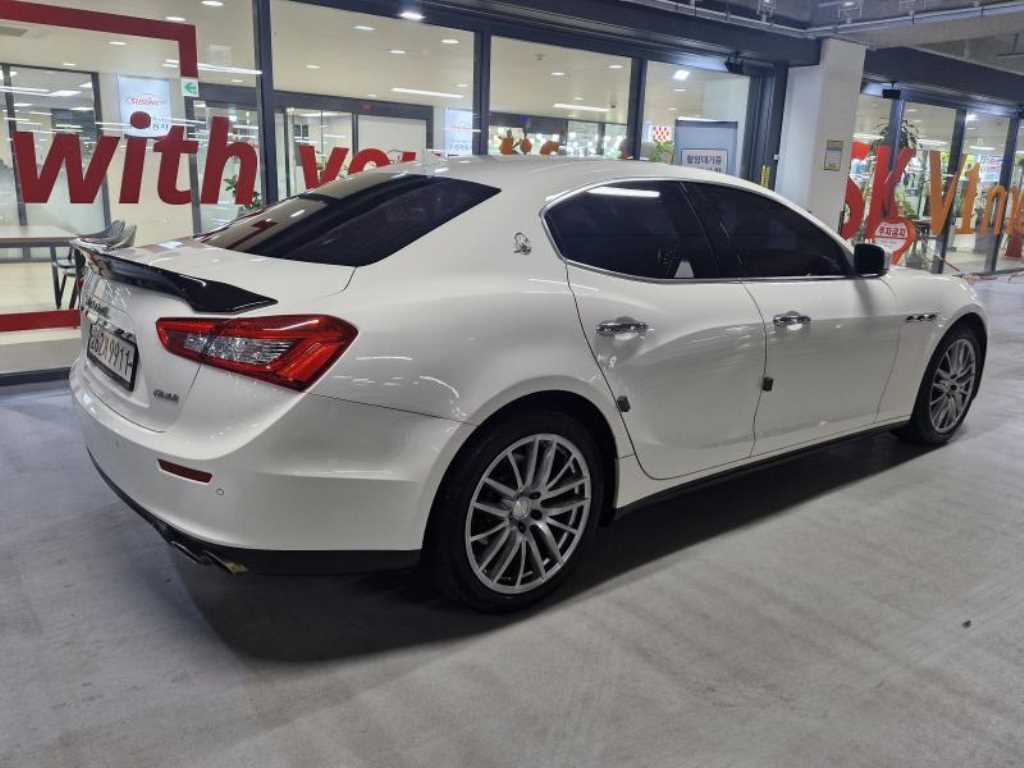 Maserati Ghibli - Vista 4
