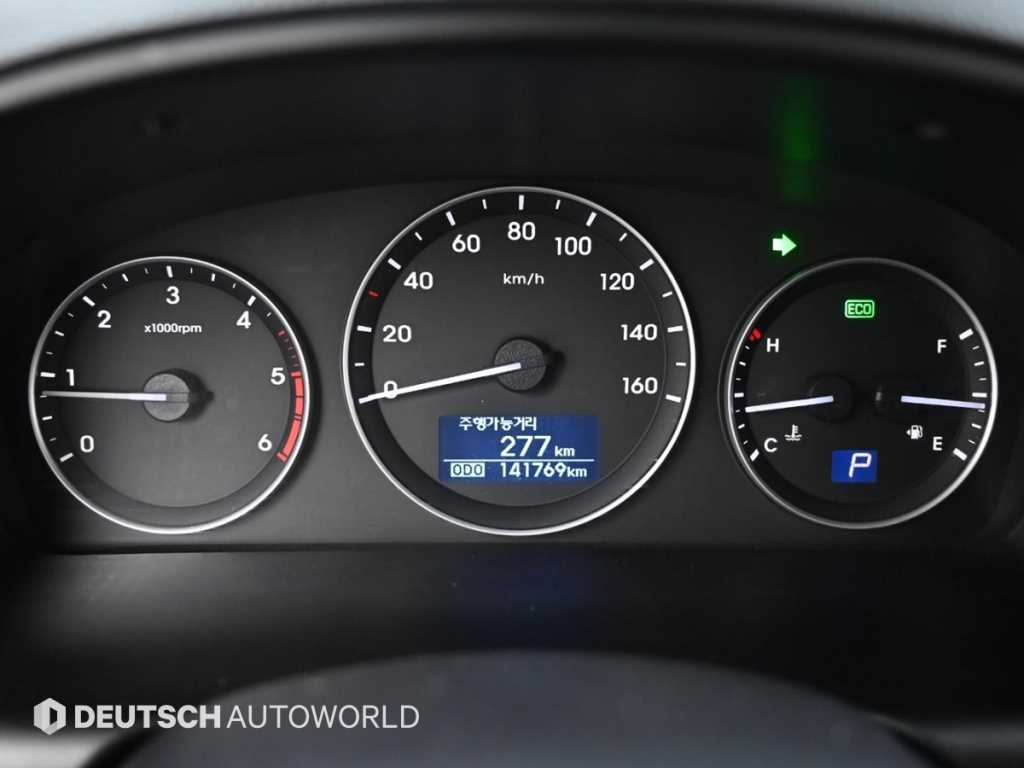 HYUNDAI Starex - Vista 8