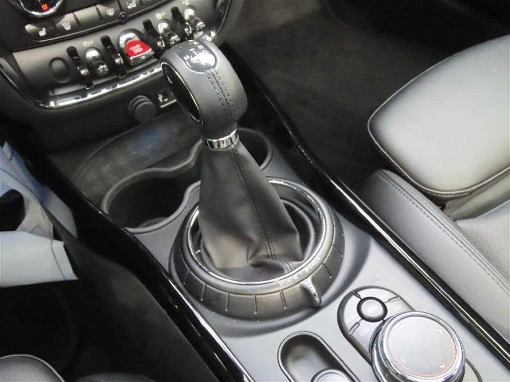 Mini Clubman - Vista 6