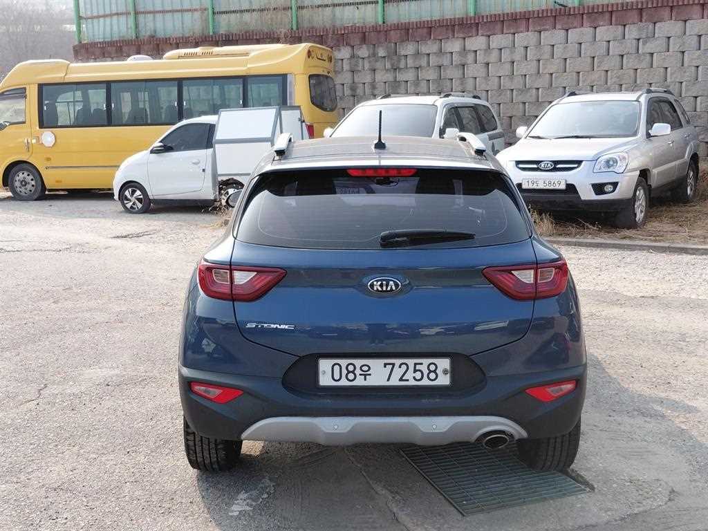 KIA Stonic - Vista 4