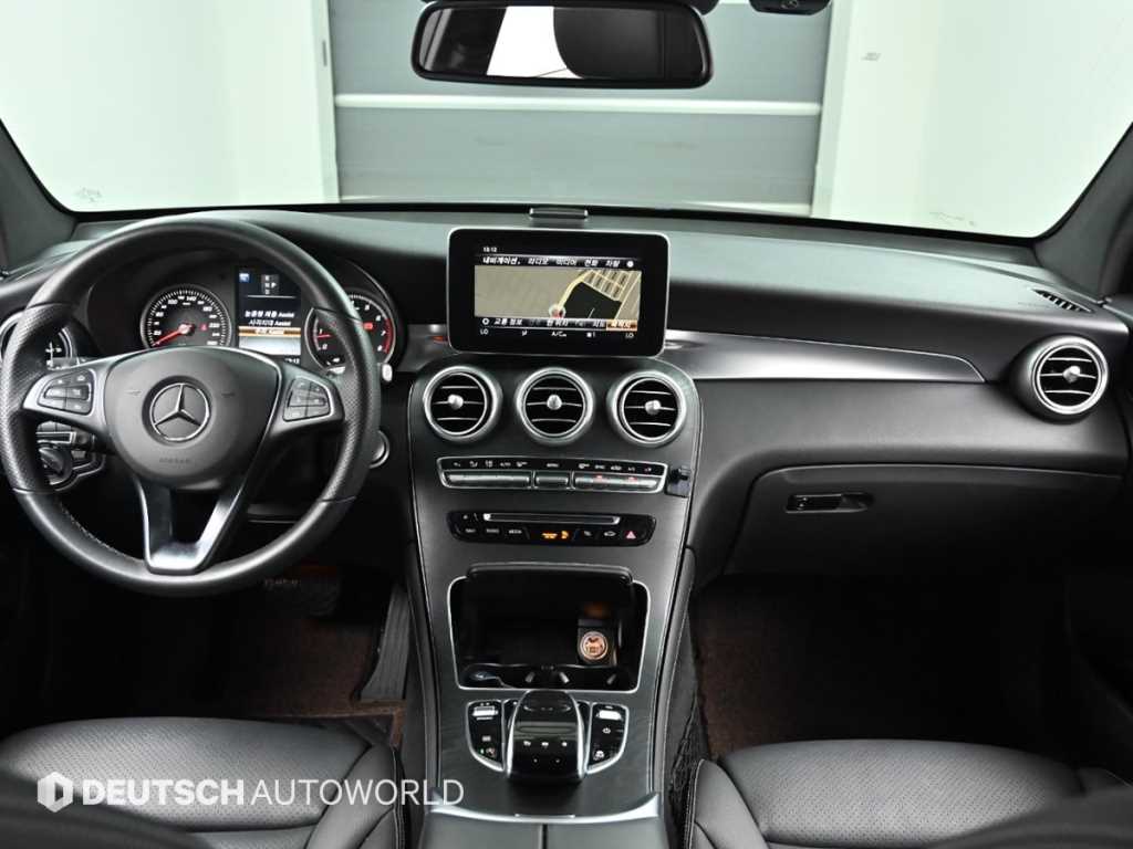 Mercedes Benz GLC Class - Vista 7
