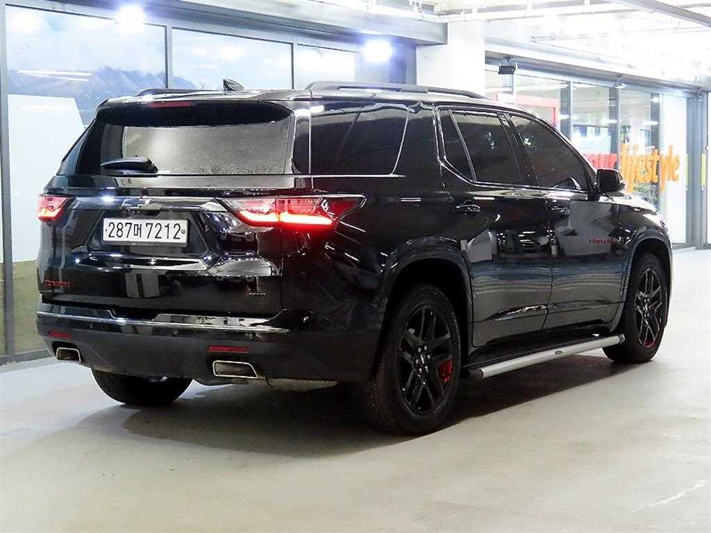 Chevrolet Travers - Vista 4