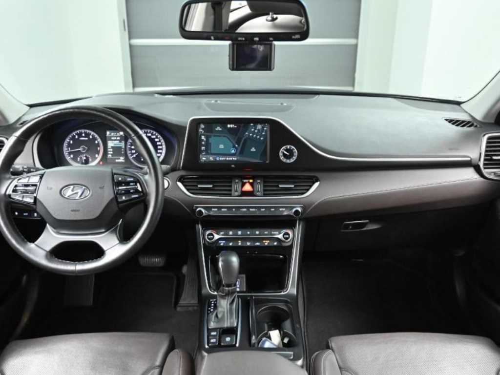 HYUNDAI Grandeur - Vista 7