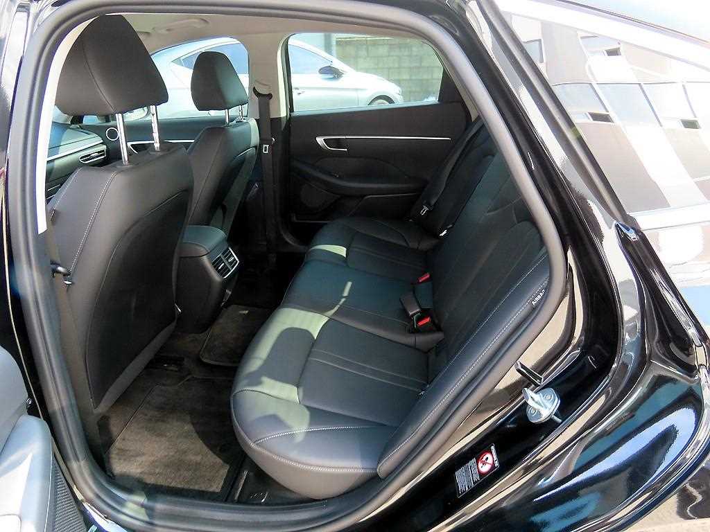 HYUNDAI Sonata - Vista 6