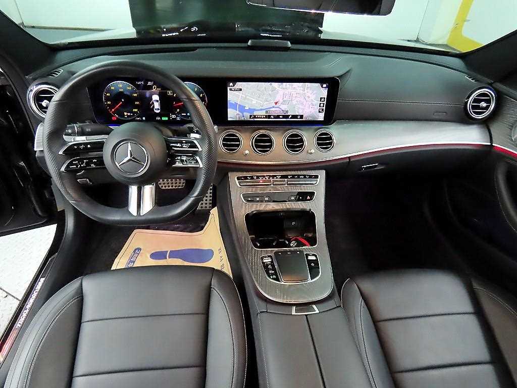 Mercedes Benz E class - Vista 7