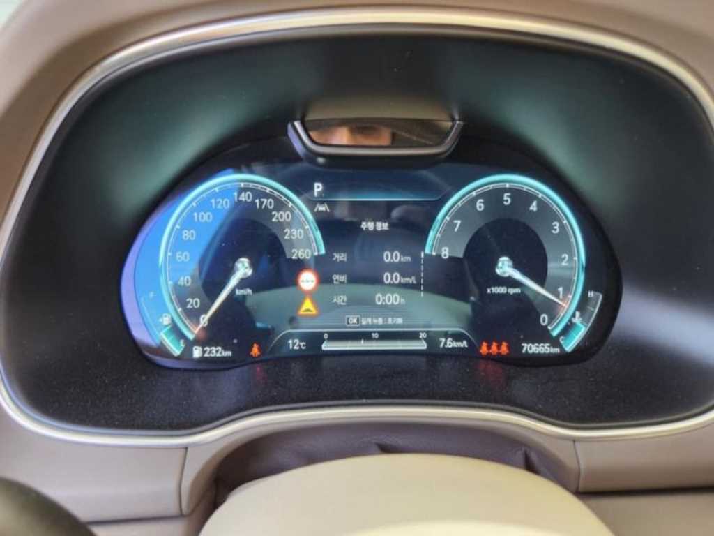 Genesis GV80 - Vista 9