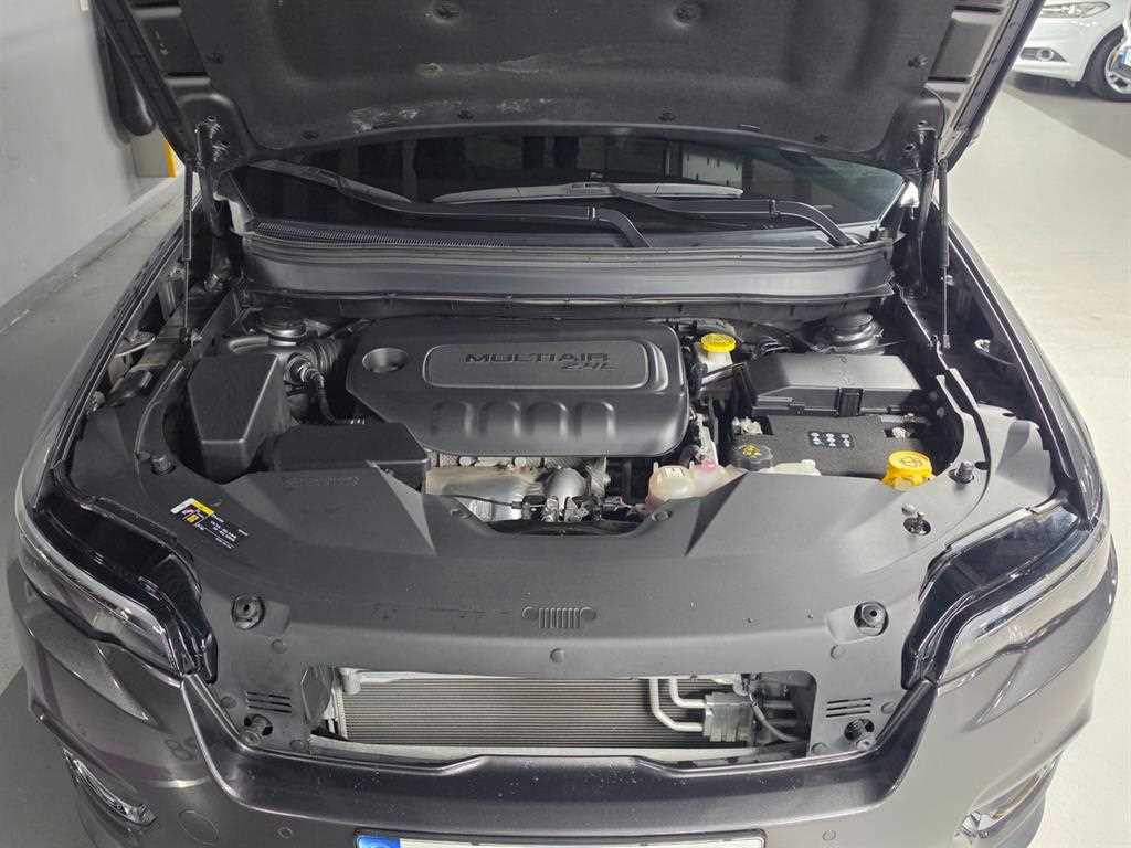 Jeep Cherokee - Vista 6