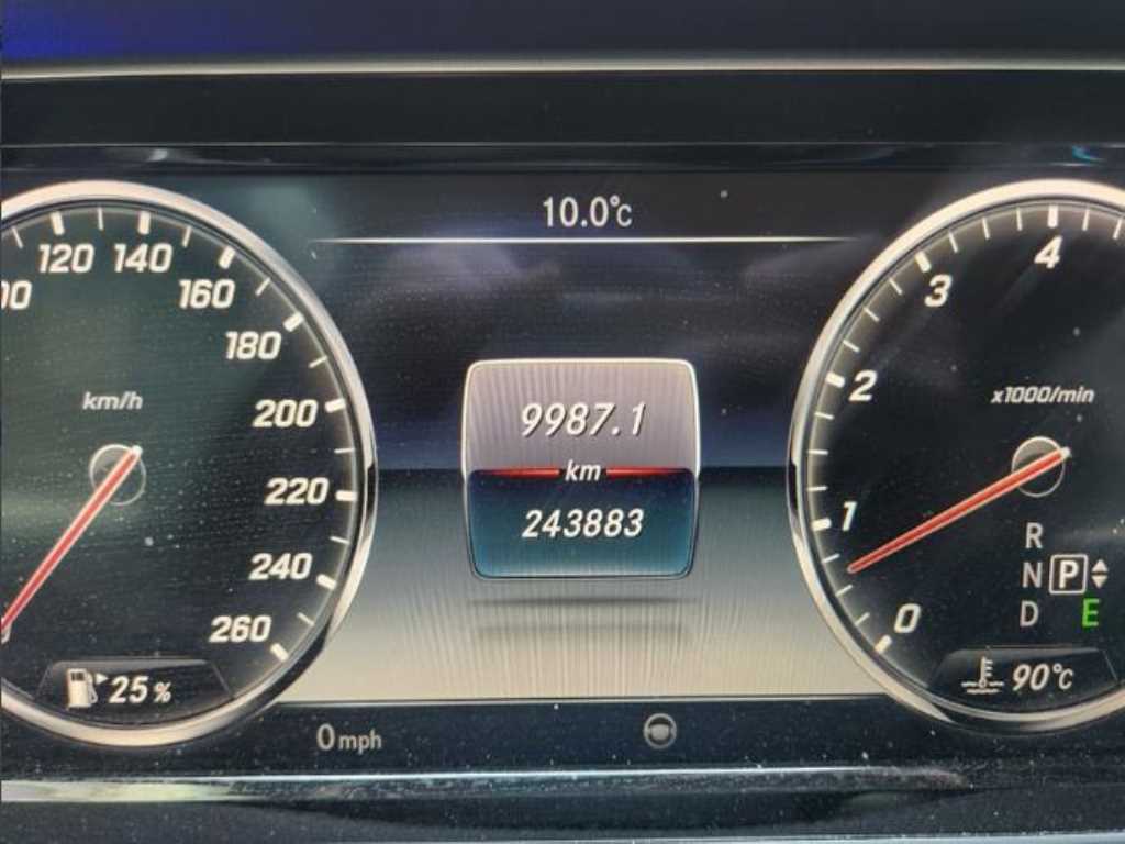 Mercedes Benz S Class - Vista 5