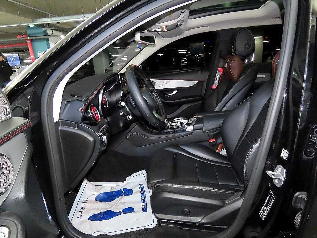 Mercedes Benz GLC Class - Vista 6