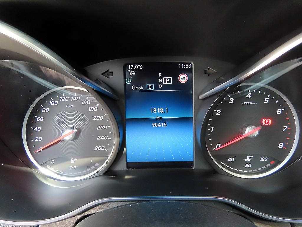 Mercedes Benz C Class - Vista 9