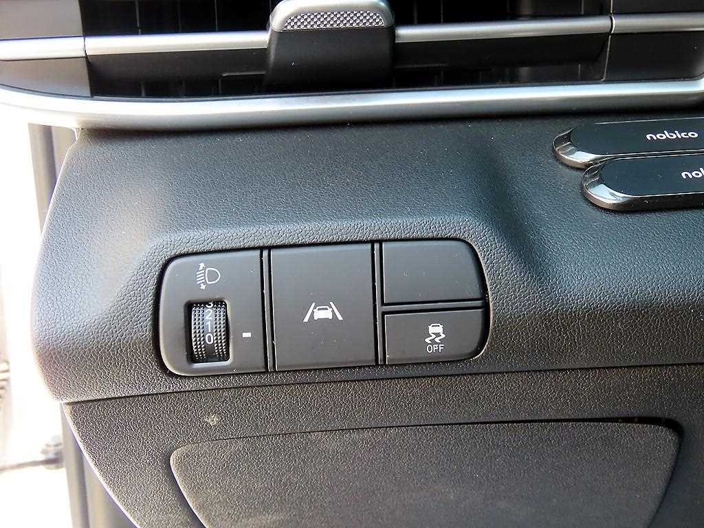 HYUNDAI Avante - Vista 12