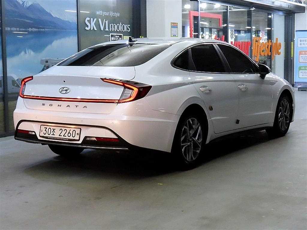 HYUNDAI Sonata - Vista 4
