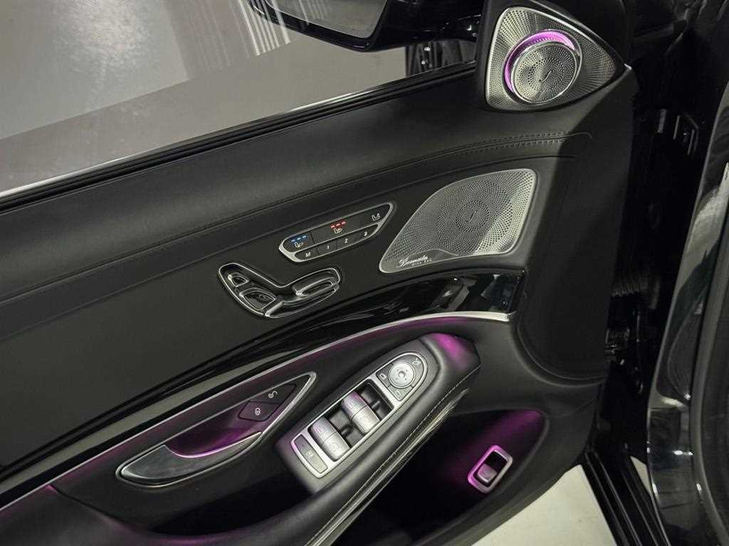 Mercedes Benz S Class - Vista 12