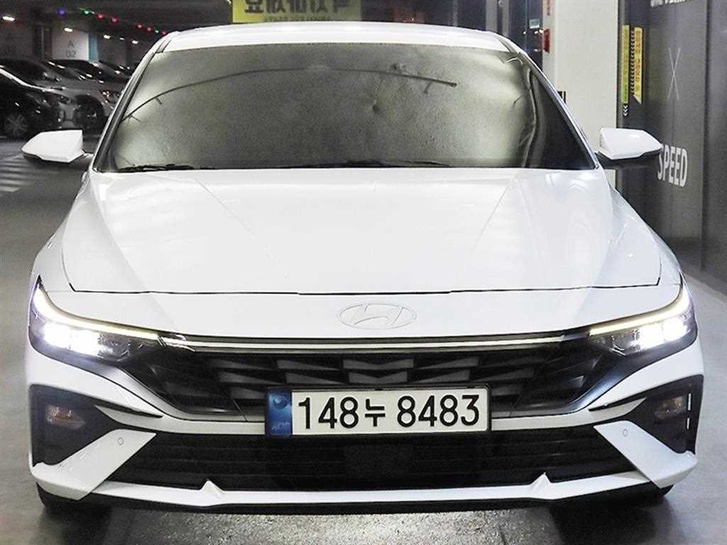 HYUNDAI Avante - Vista 2