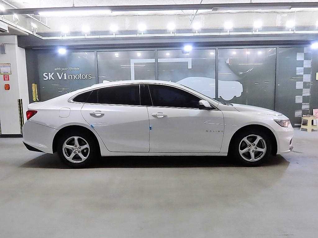 Chevrolet Malibu - Vista 3