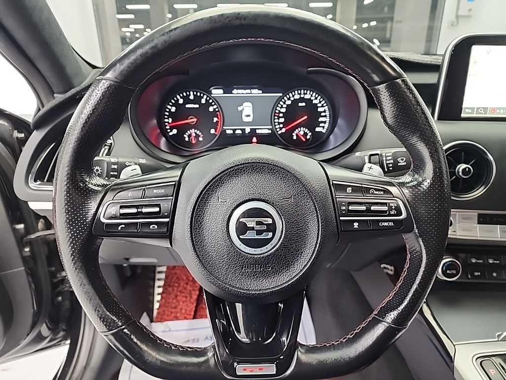 KIA Stinger - Vista 9