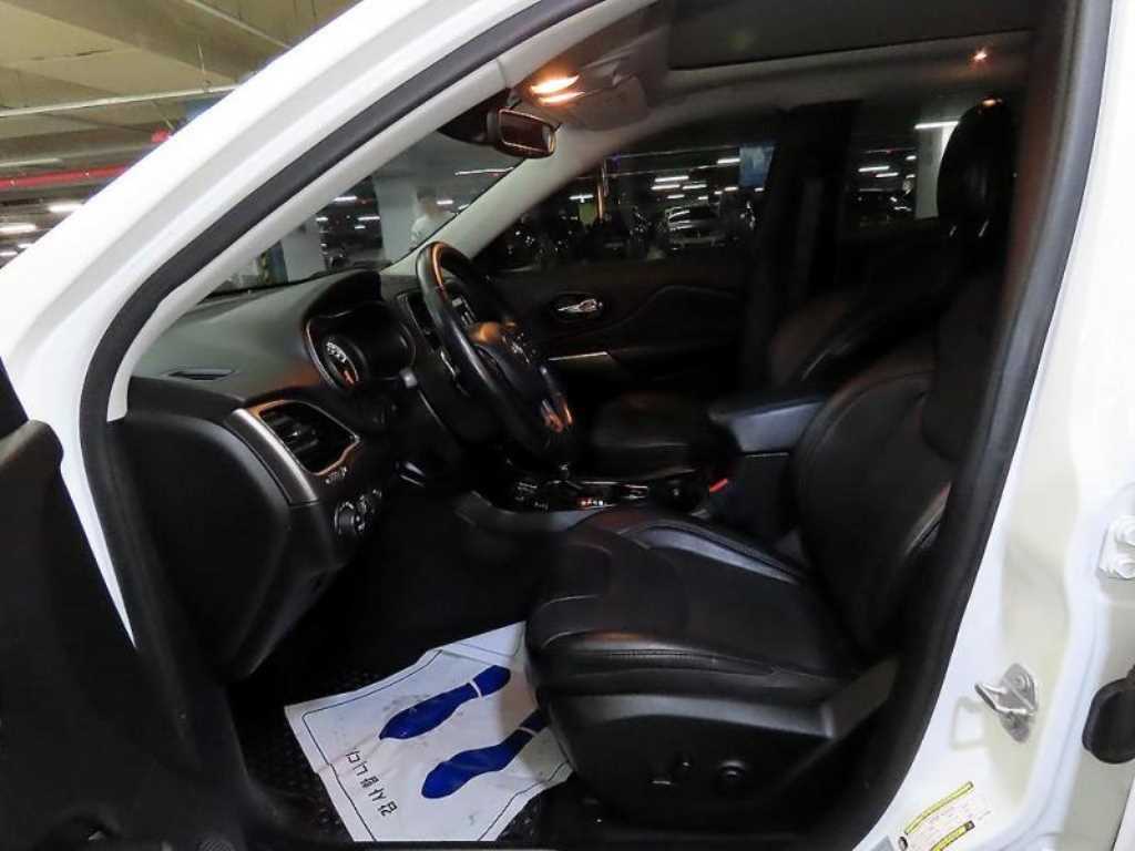 Jeep Cherokee - Vista 6