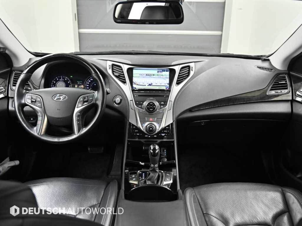 HYUNDAI Grandeur - Vista 7