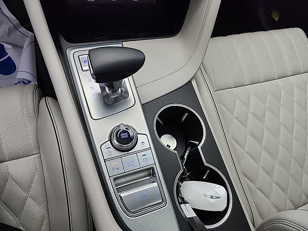 Genesis G70 - Vista 8