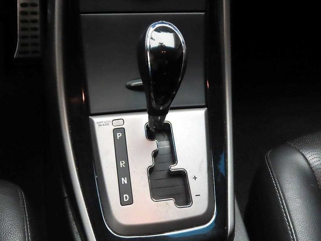 HYUNDAI Avante - Vista 11