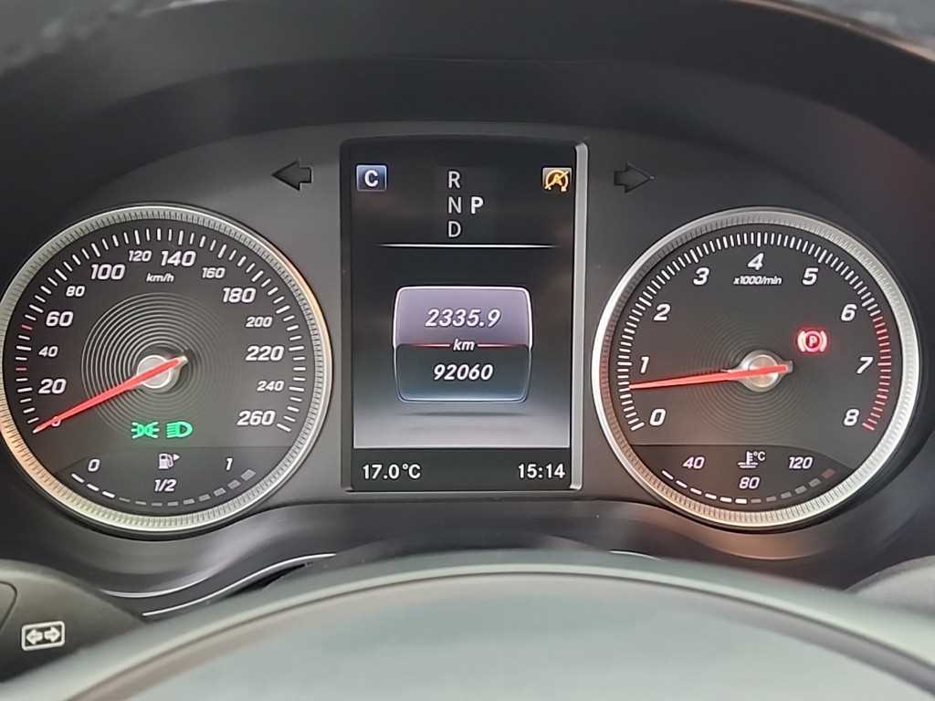 Mercedes Benz C Class - Vista 6