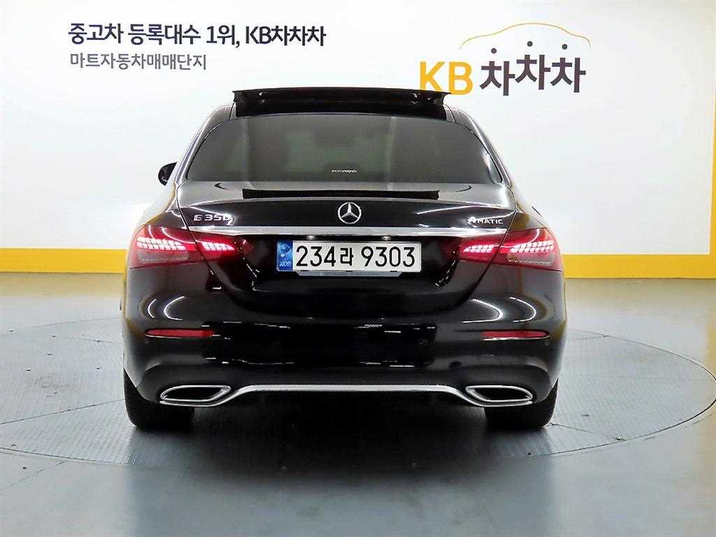 Mercedes Benz E class - Vista 3