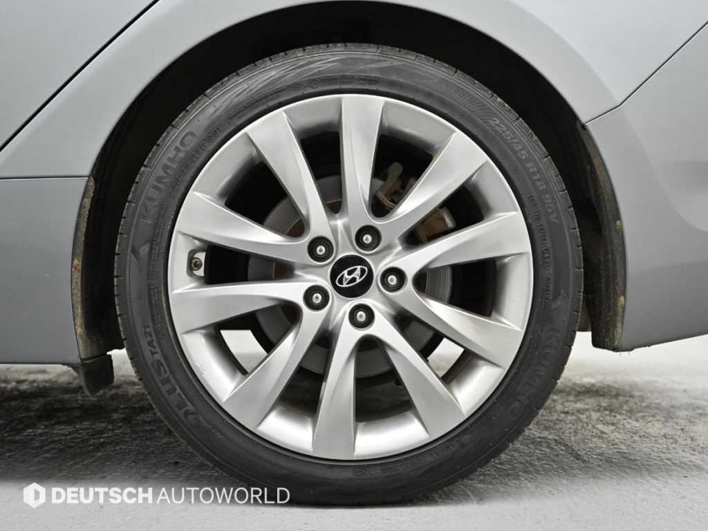 HYUNDAI i40 - Vista 5