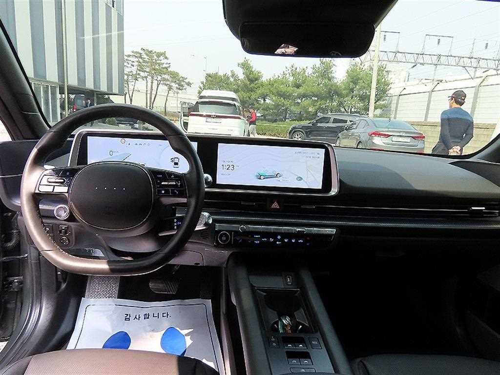 HYUNDAI Ioniq 6 - Vista 7