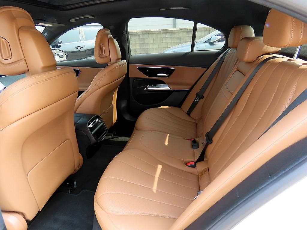 Mercedes Benz E class - Vista 6