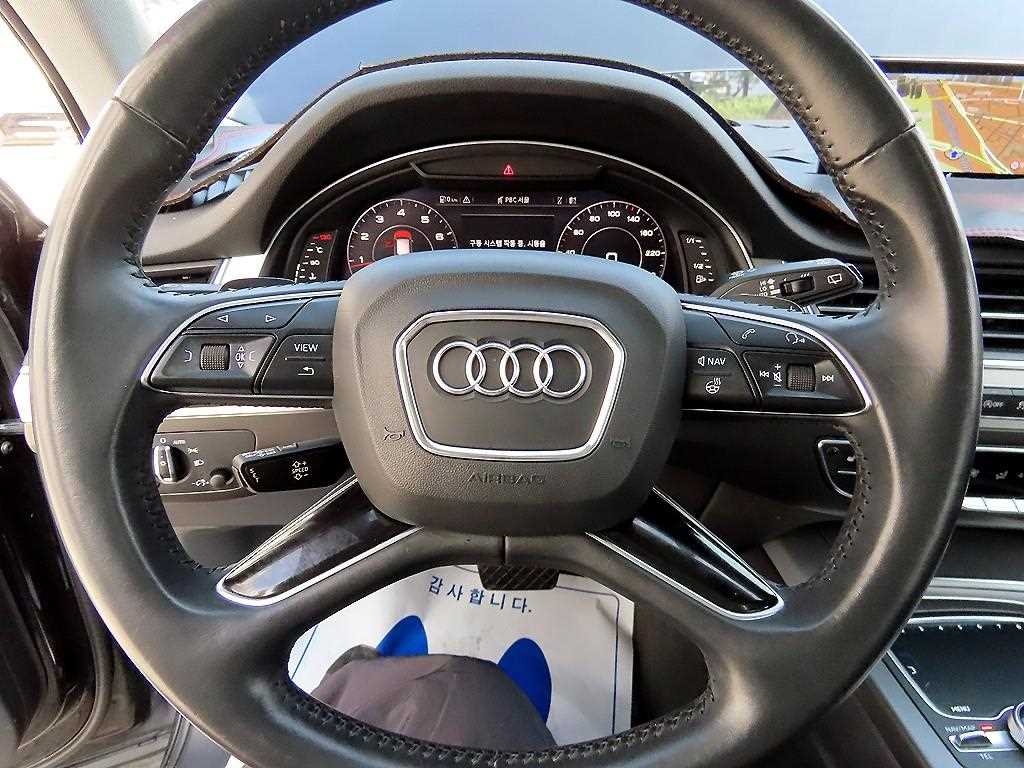 Audi Q7 - Vista 8