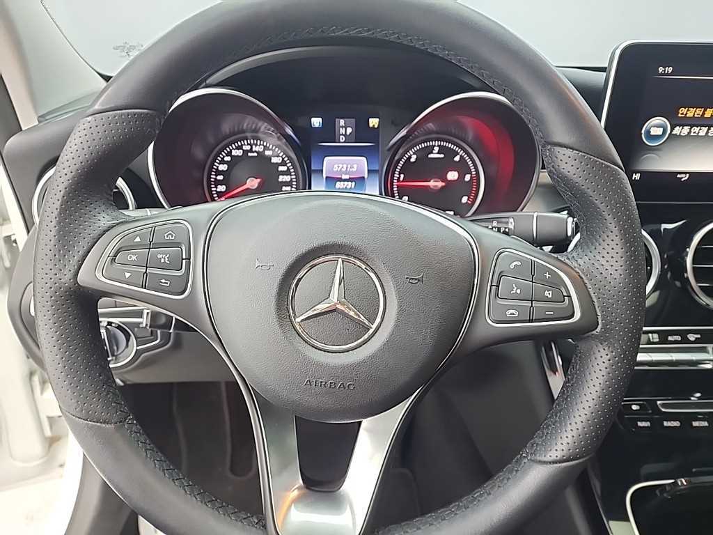 Mercedes Benz C Class - Vista 9