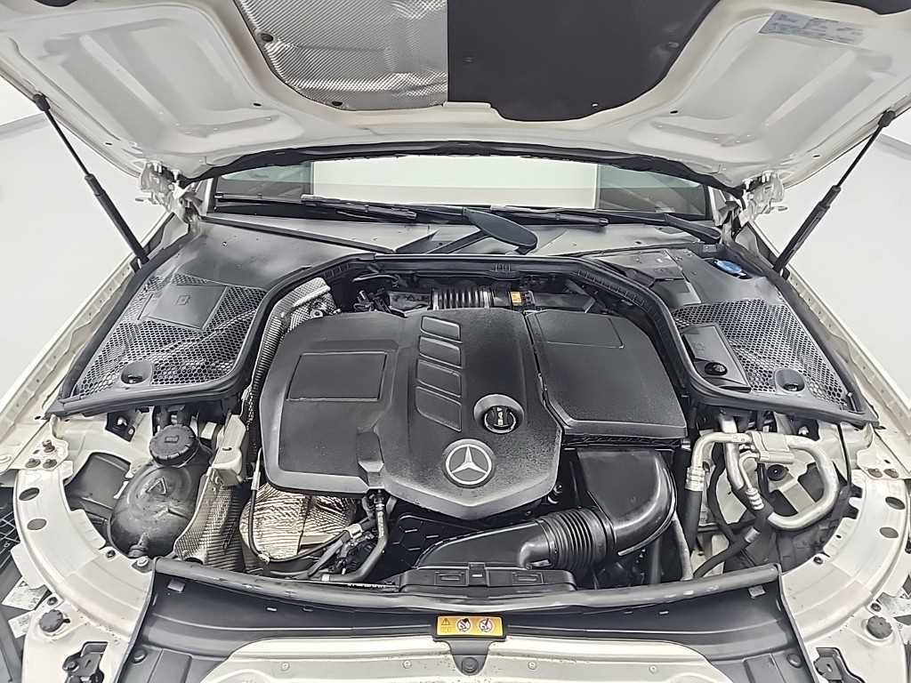 Mercedes Benz C Class - Vista 5