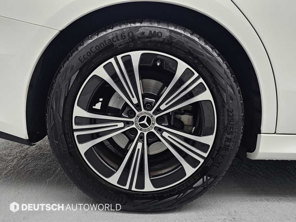 Mercedes Benz E class - Vista 5