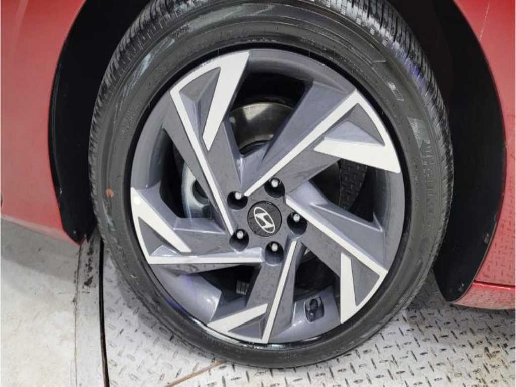 HYUNDAI Avante - Vista 9