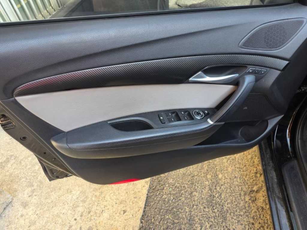 HYUNDAI i40 - Vista 8