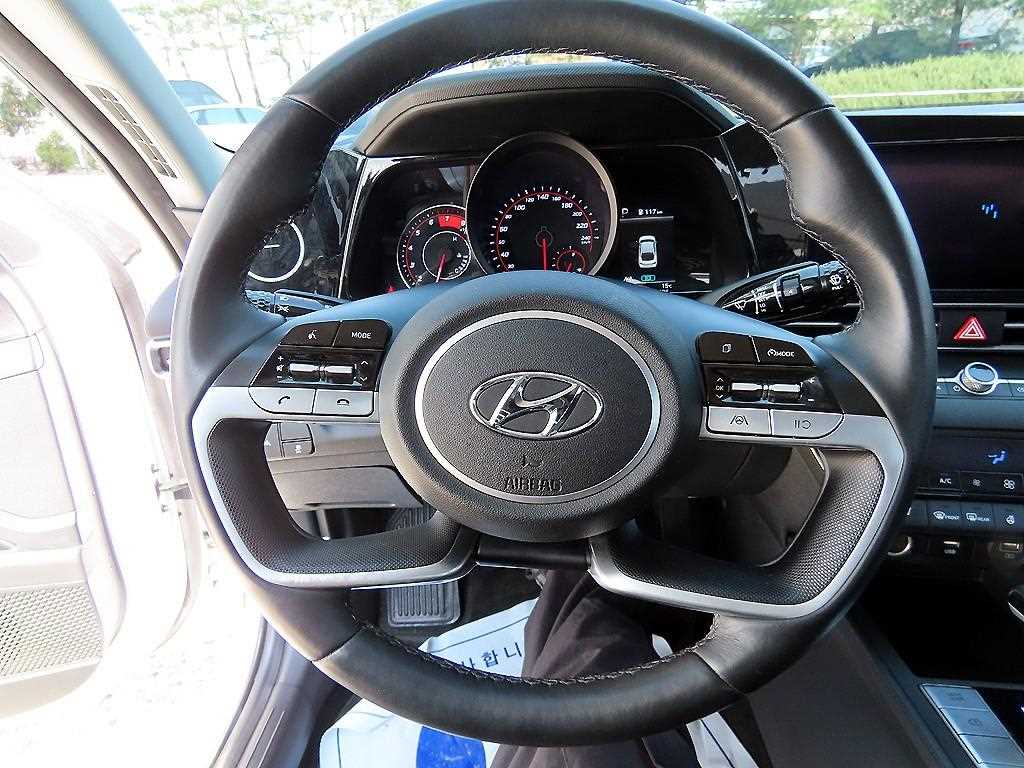 HYUNDAI Avante - Vista 8