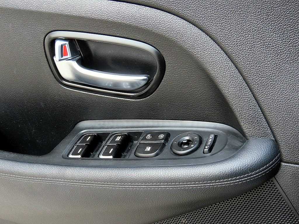 KIA Carens - Vista 11