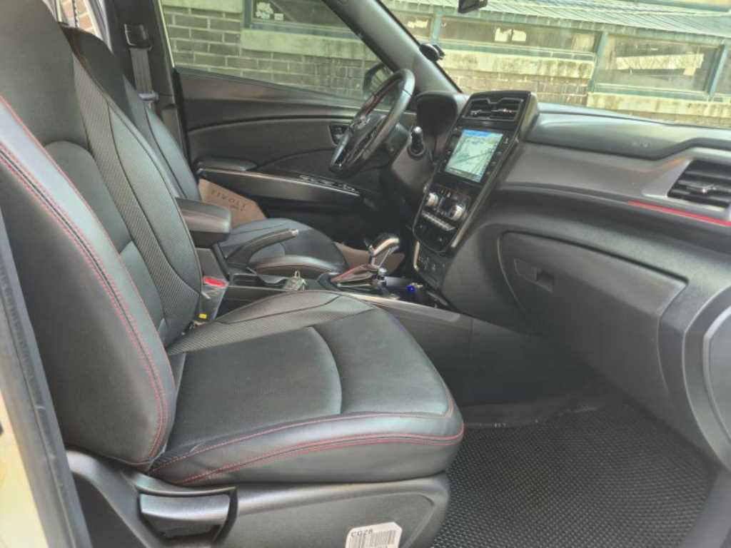 Ssangyong Tivoli - Vista 9