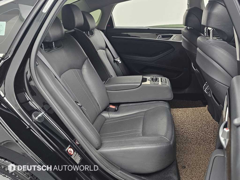 Genesis G80 - Vista 12