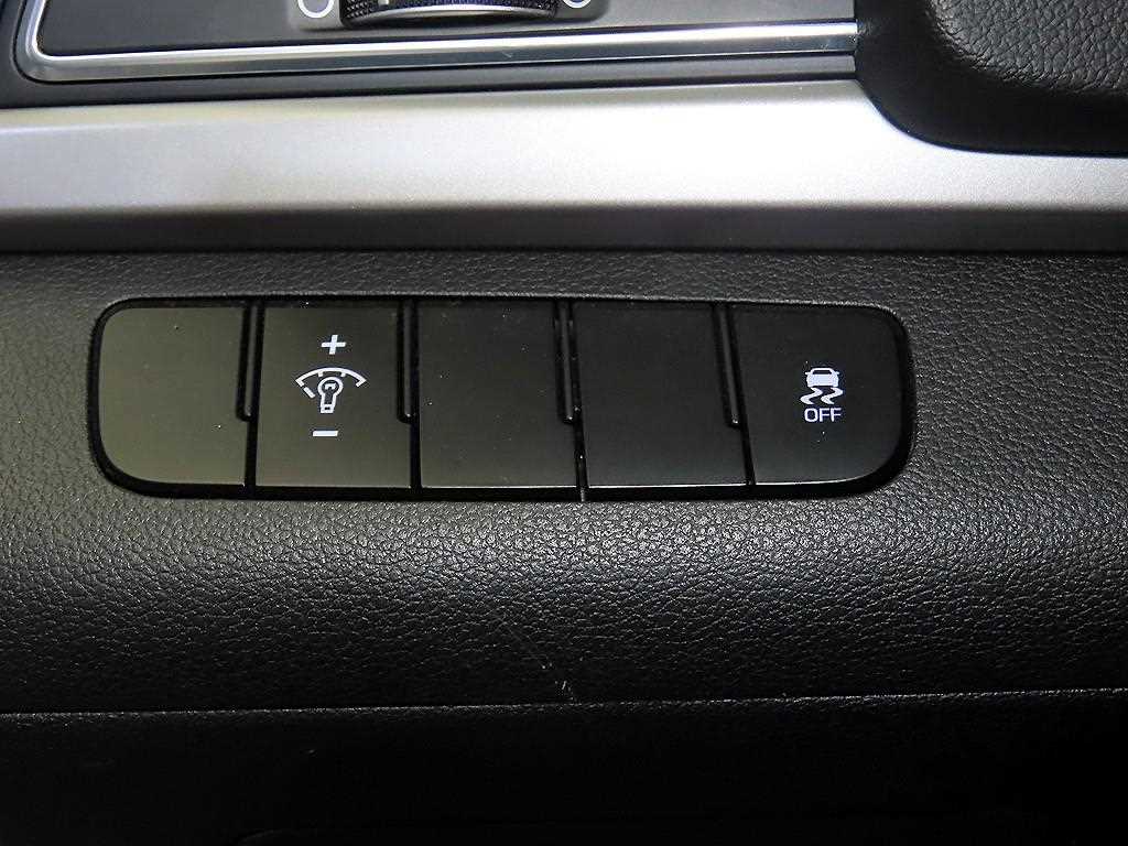 HYUNDAI Avante 2016 Blanco - Importación desde Corea - HF Imports Iquique - Foto 13