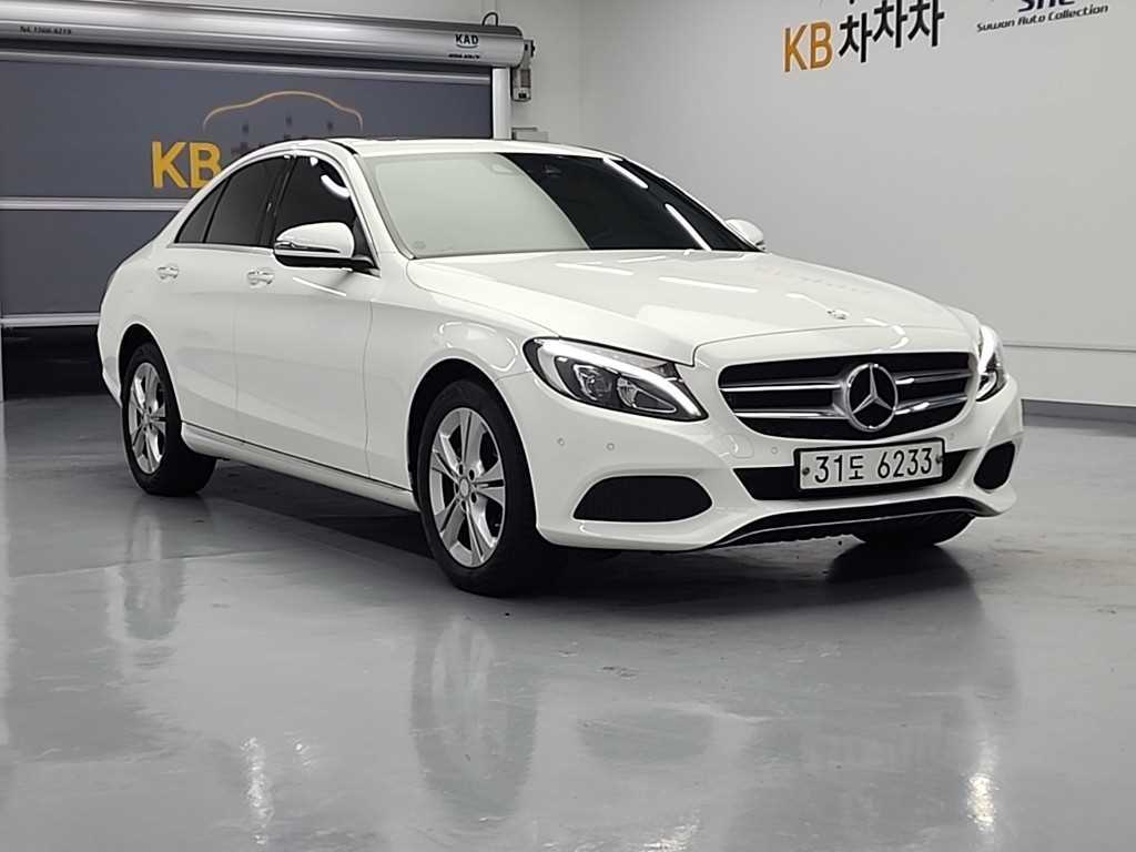 Mercedes Benz C Class - Vista 4